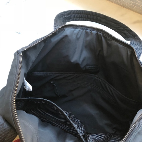 SALE: Lululemon Athletica Everywhere Tote Black - Picture 2 of 6
